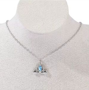 Elegant Silver Necklace with Blue Gemstone